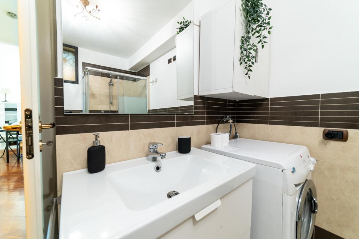 Apartament Via Atri 25 Neapol Zewnętrze zdjęcie