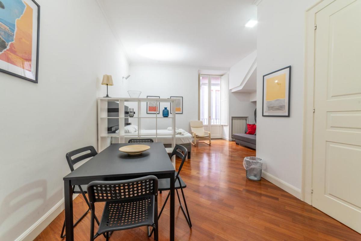 Apartament Via Atri 25 Neapol Zewnętrze zdjęcie