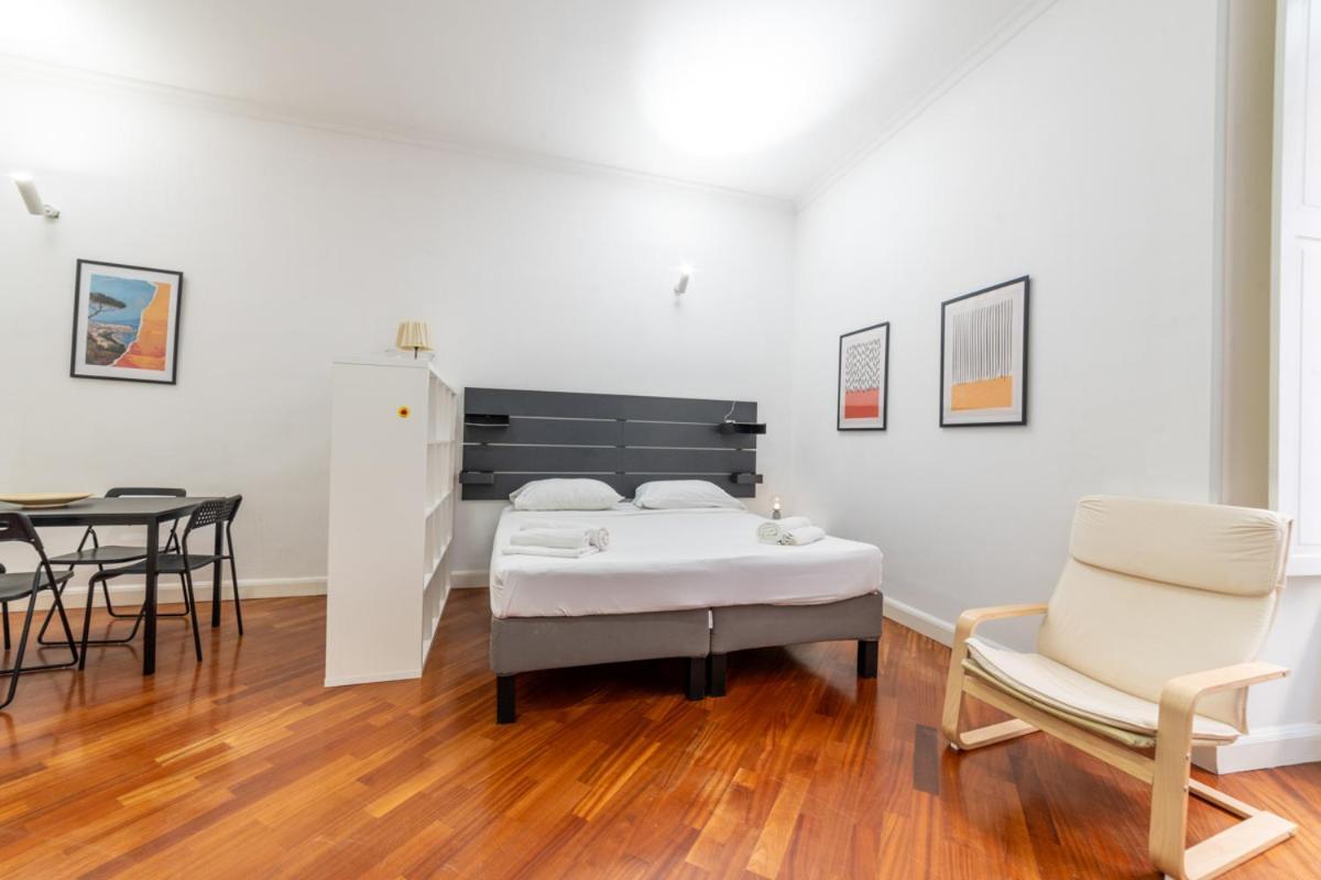 Apartament Via Atri 25 Neapol Zewnętrze zdjęcie